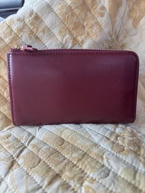 NWOT! Lo & Sons Magnolia Wallet